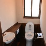 手洗付きトイレ。囲炉裏部屋隣にもトイレあり。